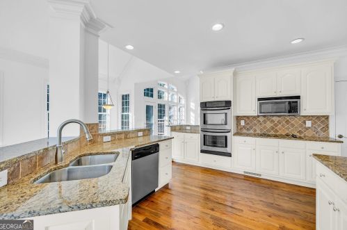 1220 Olympic Dr, Oxford, GA 30054-3240