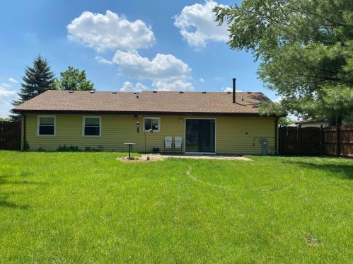 324 Lakeside Dr, Lemont IL  60440-2580 exterior