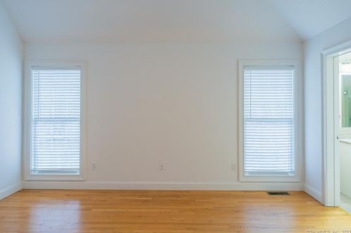 5 Stonewall Rd, Colchester CT  06420-4135 exterior