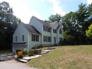36 Lady Slipper Ln, Chester, NH 03036-4060
