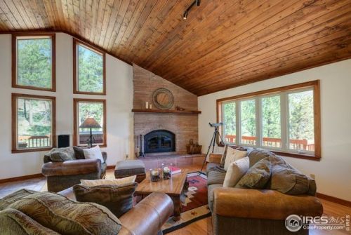286 Choctaw Rd, Lyons, CO 80540-8107