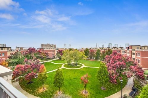 1011 Kingsbury St, Chicago, IL 60610-3772