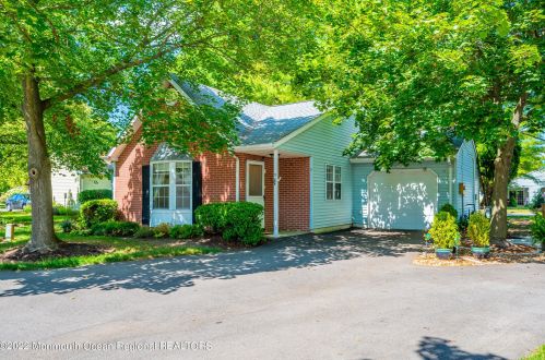 13 Morden Close, East Freehold, NJ 07728-3809
