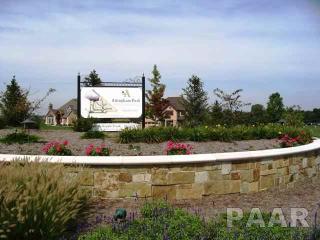 3241 Pilgrims Way, Peoria IL  61615-9563 exterior