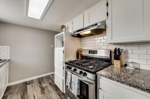 1827 Crosby Rd, Carrollton TX 75006-7350 exterior