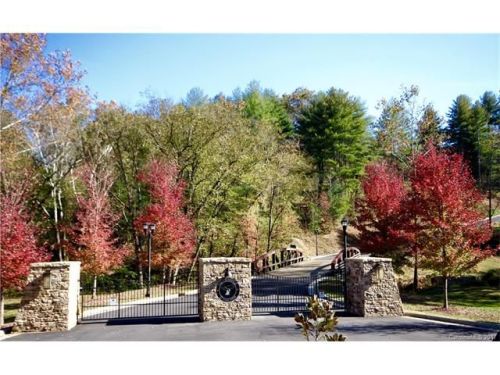85 Crossing Cir, Fairview, NC 28730-5511