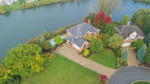 616 Iris Ct, Bull Valley, IL 60014-6992