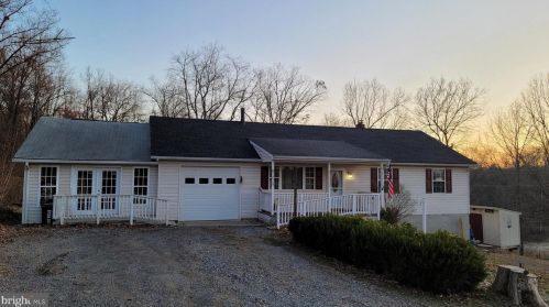 1886 Fulton Rd, Hedgesville, WV 25427-3673