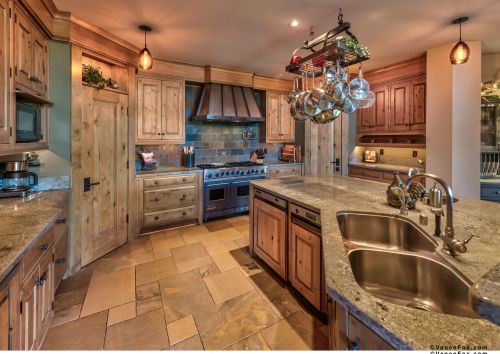 10221 Dick Barter, Truckee CA  96161-5172 exterior