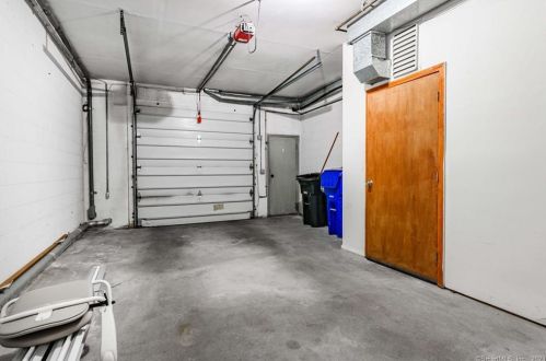 104 Hillside Ave, Torrington CT  06790-5524 exterior