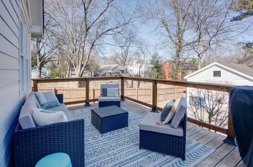 1355 Mercer Ave, Atlanta GA  30337-1516 exterior