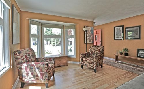 1522 Grotto St, Saint Paul, MN 55117-3436