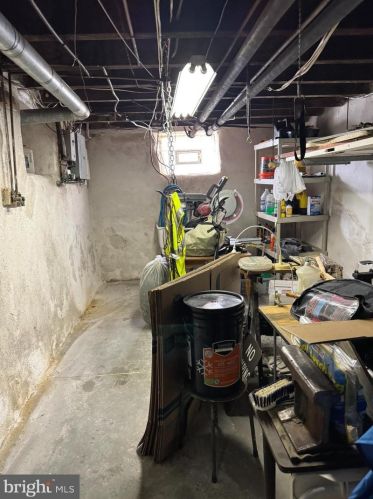 250 Comly St, Philadelphia PA 19120-1124 exterior