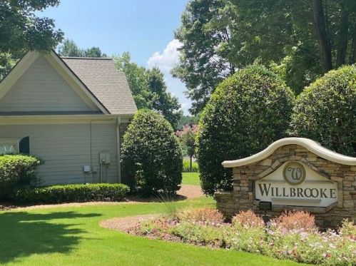 3545 Parkbrooke Ln, Duluth, GA 30096-8748