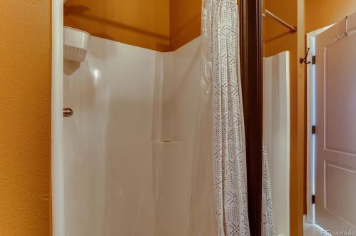 773 Locust St, Denver CO 80207-3942 exterior