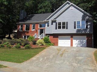 2140 Summerchase Dr, Holly Springs, GA 30189-8141