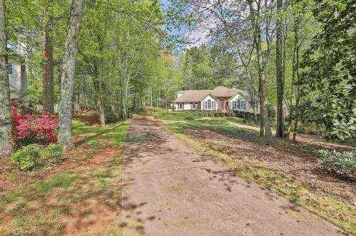 60 Windermere Ct, Newnan, GA 30265-2200
