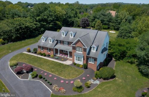 25 Millrace Dr, Lancaster, PA 17603-9320