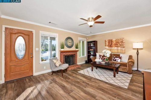 1949 Pleasant Hill Rd, Concord, CA 94523-4036