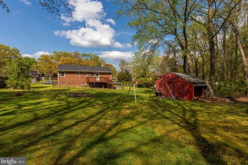 7321 Lamar Dr, Springfield VA  22150-3131 exterior