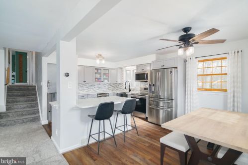 1221 Oakwood Rd, Tavistock NJ  08033-3632 exterior