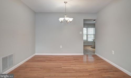 5601 Castlebury Ct, Springfield VA  22015-1883 exterior