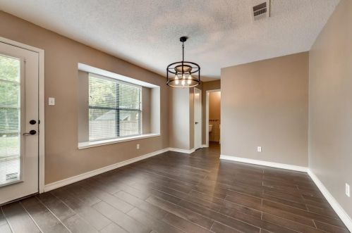 822 Clover Hl Ln, Cedar Hill TX 75104-7920 exterior