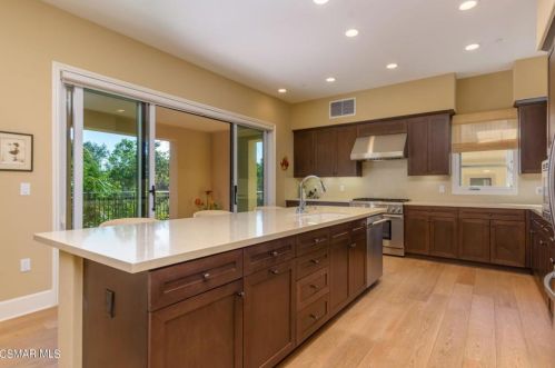 23500 Park Sorrento, Calabasas, CA 91302-1307