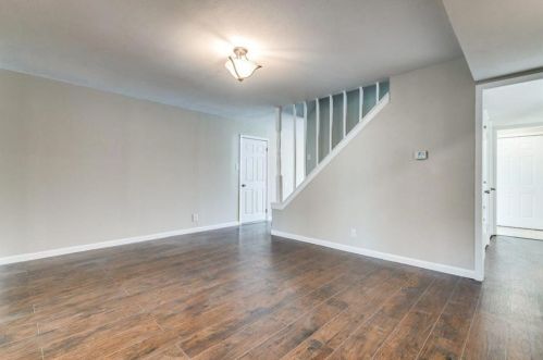 1700 Warren Ln, Fort Worth TX  76112-5723 exterior