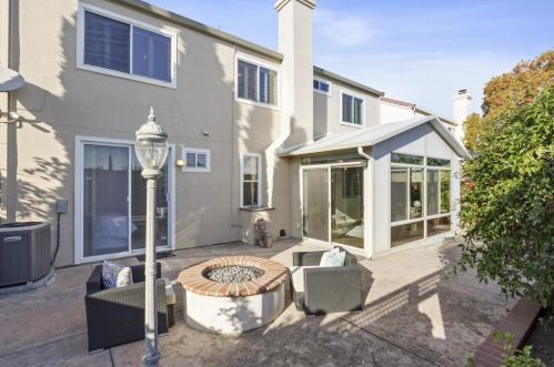 218 Summerwind Dr, Milpitas CA 95035-2416 exterior