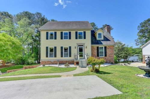 1287 Summit Chase Dr, Lithonia, GA 30078-3518