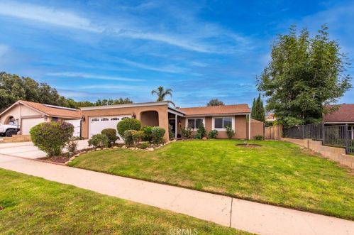 6750 Charing St, Simi Valley, CA 93063-3927