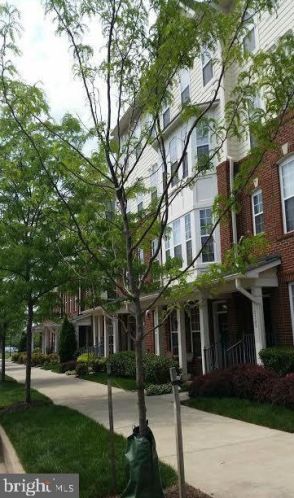 19305 Diamond Lake Dr, Leesburg, VA 20176-6512