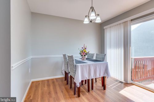 33 Holmes Dr, Charles Town WV 25414-4412 exterior