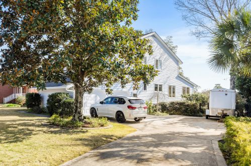 1177 Manor Ln, Mount Pleasant, SC 29464-5188