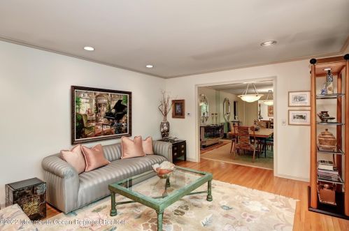 20 Fox Hill Rd, Middletown NJ 07748-2911 exterior