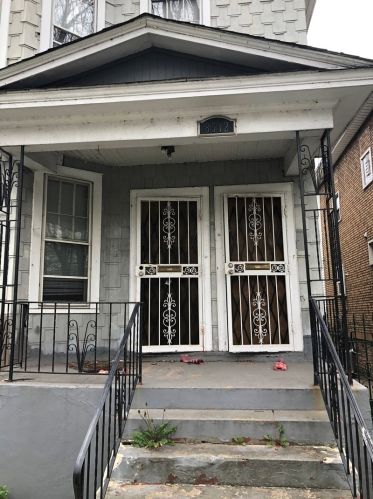 8512 Muskegon Ave, Chicago, IL 60617-2547