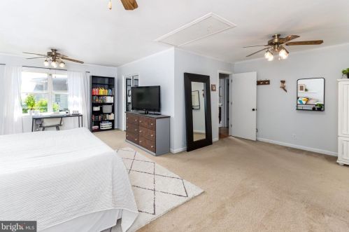 1217 Pine Ave, Shady Side MD 20764-9575 exterior