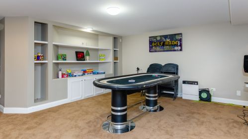 6919 Fieldstone Dr, Willowbrook IL  60527-5295 exterior