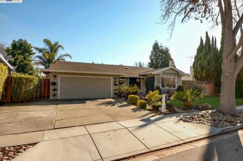 4892 Windermere Dr, Newark, CA 94560-1413