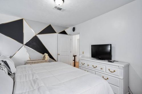 1753 Ellen St, Atlanta GA  30318-2711 exterior