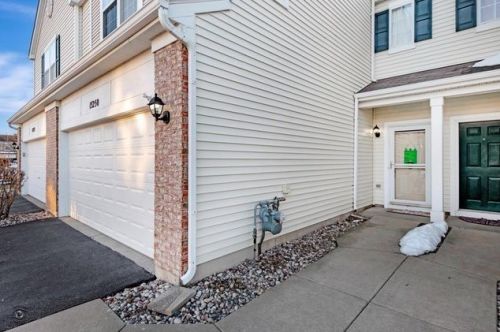 15250 Kenmare Cir, Wilton Center, IL 60442-1440