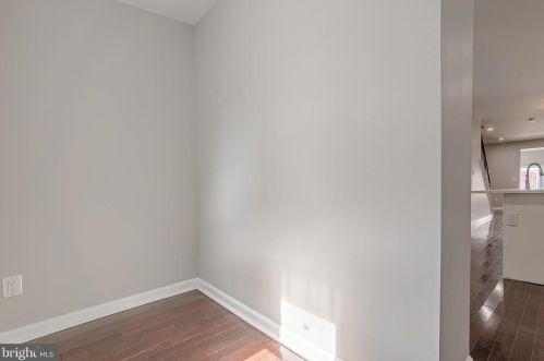 5614 Carpenter St, Philadelphia, PA 19143-2804