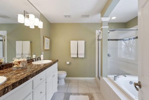 1704 Brant Cir, Saint Paul MN  55122-2290 exterior