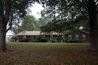 105 Paschal Dr, Murfreesboro, TN 37128-4105
