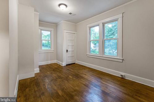 9715 Capitol View Ave, Silver Spring MD 20910-1033 exterior