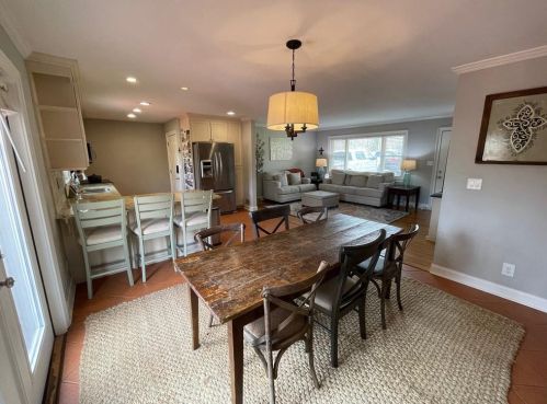 2331 Cortez Way, Atlanta GA  30319-3913 exterior