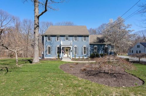 210 Douglas Dr, South Kingstown, RI 02874-1956