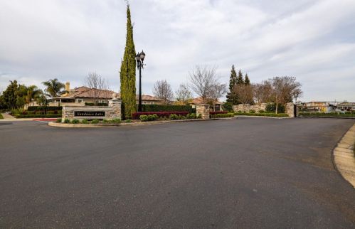 3905 Edgeview Ct, Modesto, CA 95355-7318