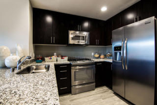 17720 Magnolia Blvd, Van Nuys CA  91316-3312 exterior